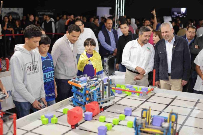 Bedolla inaugura Torneo Internacional de Robótica en Morelia