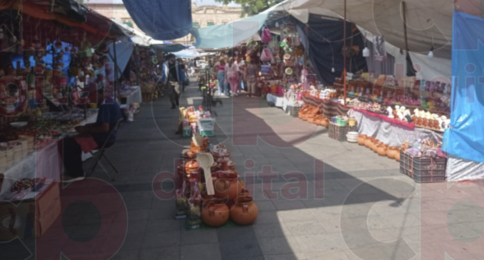 Siguen sin llegar a un acuerdo con gobierno municipal, es por ello que el Tianguis del FNLS no piensa quitarse aún
