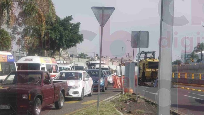 Se espera cierre de distribuidor vial Mil Cumbres por obras peatonales