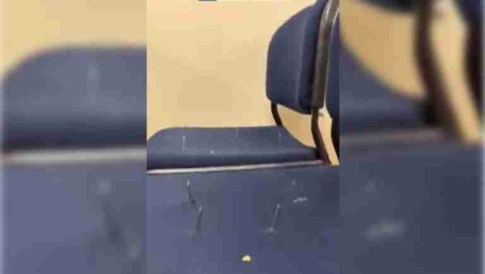 video: Alumno de nutrición pone clavos a butacas de sus compañeros
