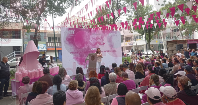 Arranca Feria Rosa con motivo del Día Internacional de la lucha contra el cáncer de mama