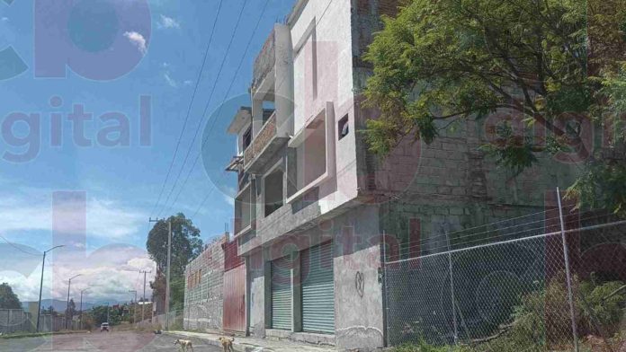 De casas de palo a casas de lujo en el cerro del quinceo