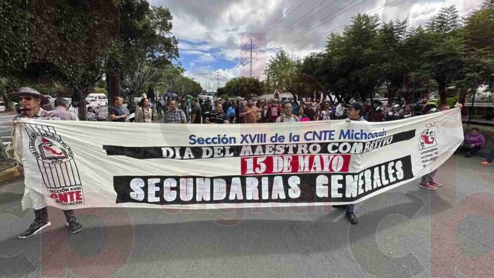 Con bloqueo de vialidades CNTE exige esclarecer procesos de UESICAMM