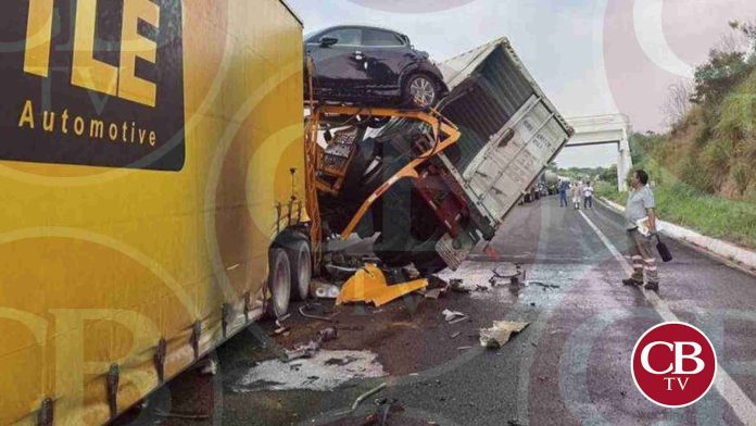 Choque de traileres en la Siglo XXI