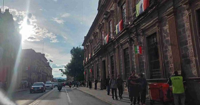 Ambiente cálido por la mañana y probabilidad de chubascos en Michoacán para este viernes