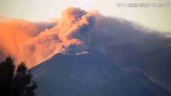 Volcán Popocatépetl registra intensa actividad este viernes