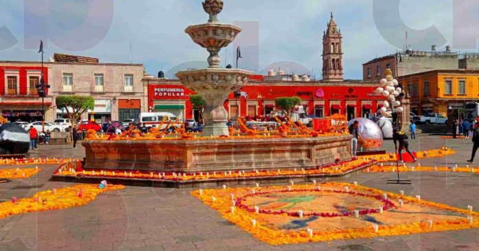 Después de la lluvia viene la tempestad: jóvenes estudiantes no se dan por vencidos y salvan sus altares monumentales