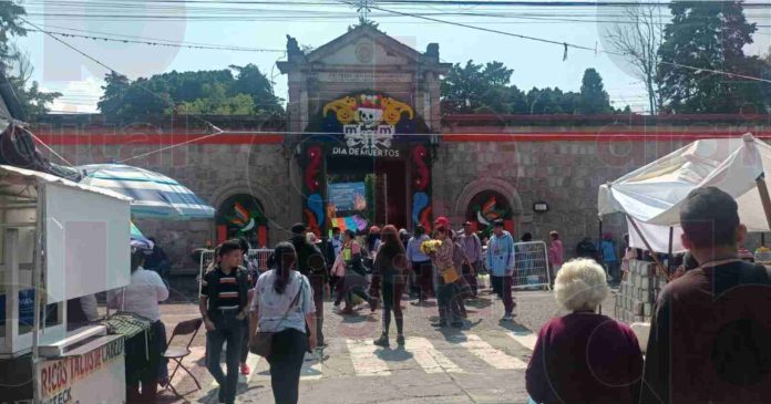 Buena afluencia este 1 de noviembre en panteones morelianos: se esperan 100 mil personas