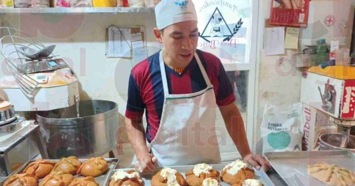 Conoce el significado del pan de muerto y su elaboración en Morelia