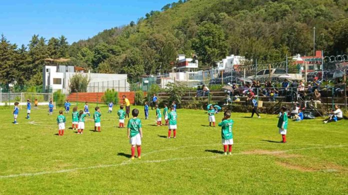 Pátzcuaro unido por el fútbol: Luz García
