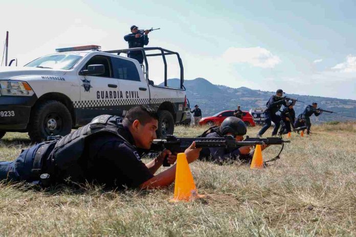 Guardia Civil se capacita en prácticas de tiro, como parte de la profesionalización policial