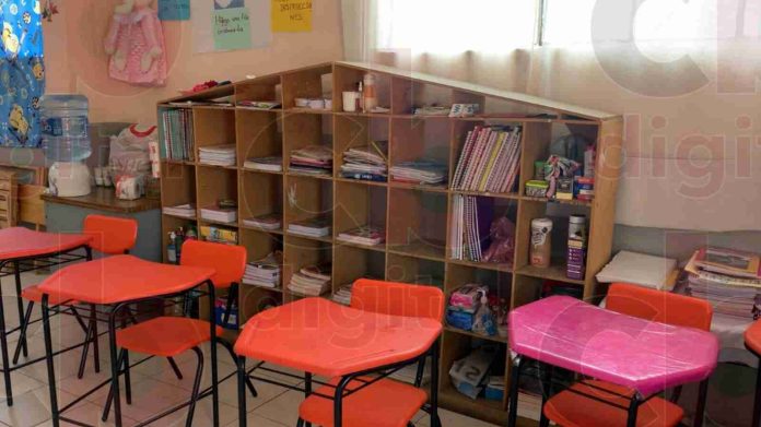 Más de 4 mil niños aún no tienen clases en Michoacán: Adriana Hernández