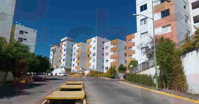 En fracc. Vistas del Quinceo presentan riesgo de colapso más de 20 departamentos