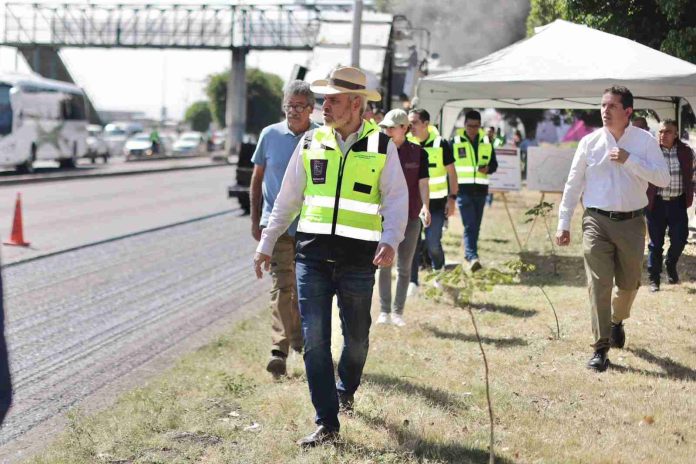 Supervisa Bedolla rehabilitación del libramiento de Morelia