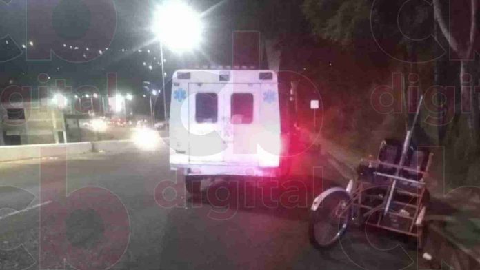 Vendedor de elotes muere atropellado por motociclista