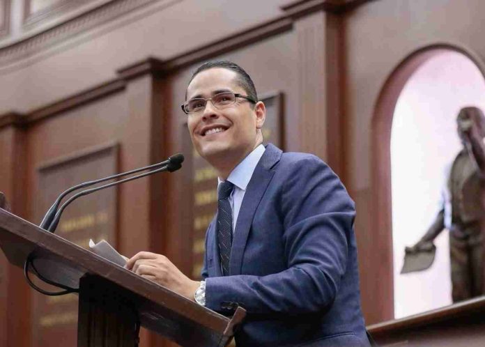 Morón arriba en las encuestas gracias a los michoacanos: Miguel Ángel Villegas