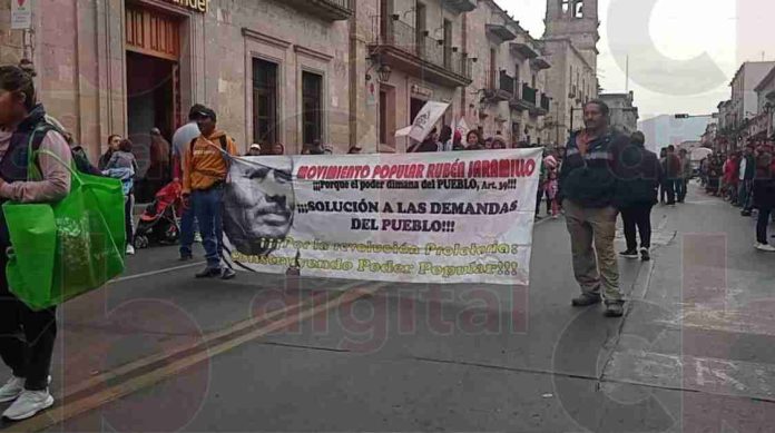 Vecinos de la colonia Rubén Jaramillo exigen arreglen el drenaje