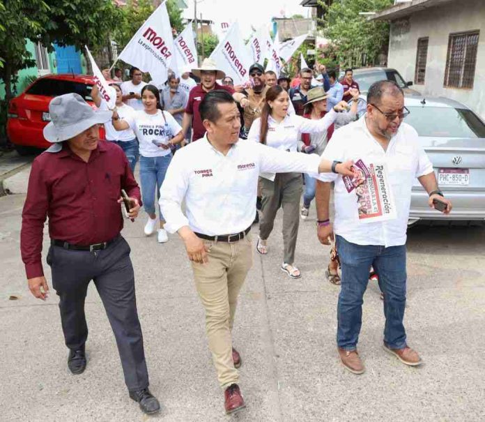 Brigadas de Torres Piña invaden Lázaro Cárdenas en defensa de la 4T