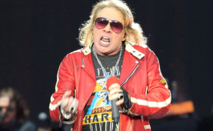 Acusan al líder de Guns N Roses por abuso sexual hace décadas