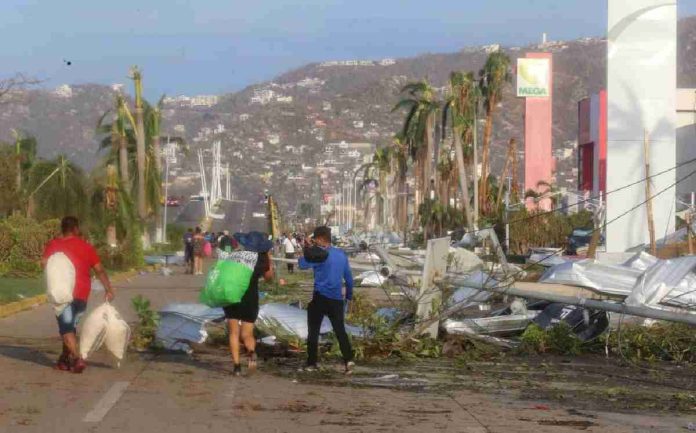 AMLO: Hoy inicia casa por casa entrega de enseres para damnificados por “Otis” en Acapulco