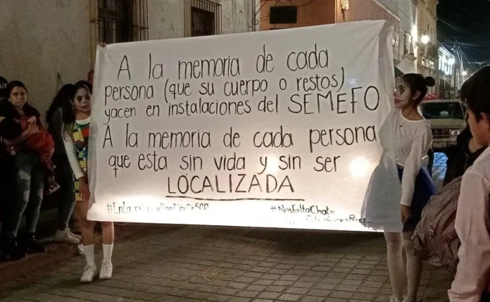 En Lagos de Moreno, familiares de desaparecidos se manifiestan en desfile de día de muertos