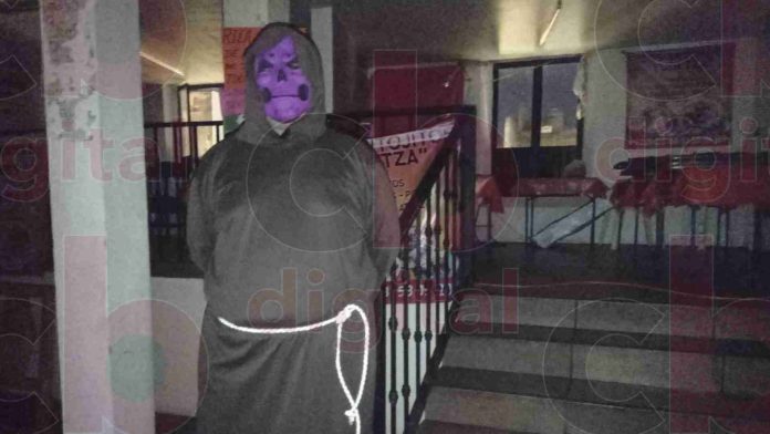 Un éxito recorrido nocturno de leyendas en el Mercado de Nicolas Bravo