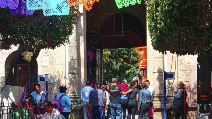 Este 1 y 2 de noviembre más de 150 mil visitantes llegaron a los panteones municipales