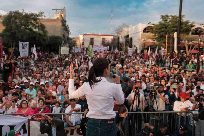 ’’Hoy se cumplen cinco años del mejor Presidente, Andrés Manuel López Obrador…Vamos a seguir con el legado’’: Claudia Sheinbaum festeja junto al pueblo de Tonalá, Jalisco
