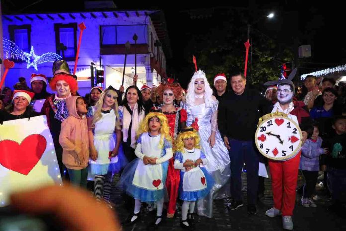 La octava Caravana Navideña 2023 atrae a más de 70 mil uruapenses