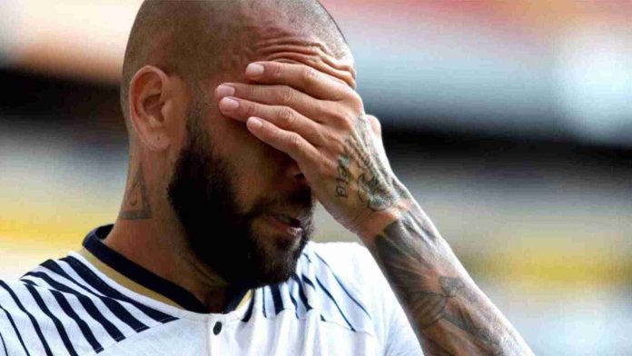 Víctima de Dani Alves pide que se le den 12 años de cárcel al exfutbolista