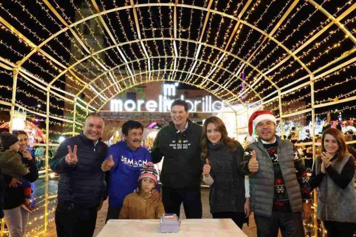 Espectacular iluminación e inicio de fiestas decembrinas en Morelia