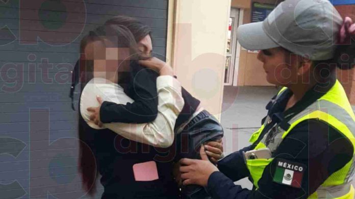Se pierde niña de 2 años en la Macroplaza Estadio