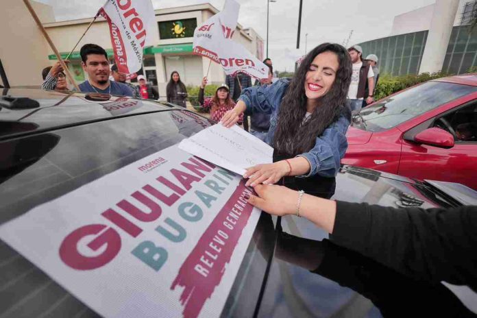 Jóvenes de Bugarini organizan pega de calcas masiva en Morelia