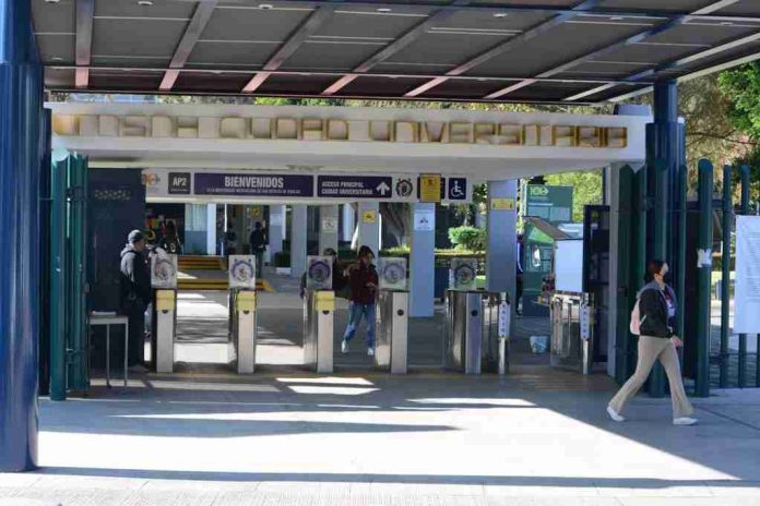 Adquirirá 6 camionetas la UMSNH para traslado a visitas y prácticas profesionales