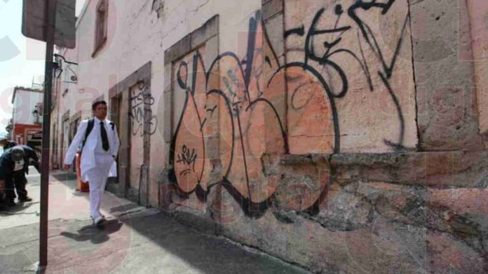 Se retiran grafitis en el Centro Histórico todos los días, ya se está buscando a los responsables
