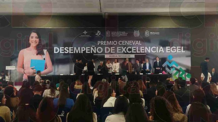 Reciben 3 mil premios de excelencia estudiantes mexicanos en Morelia