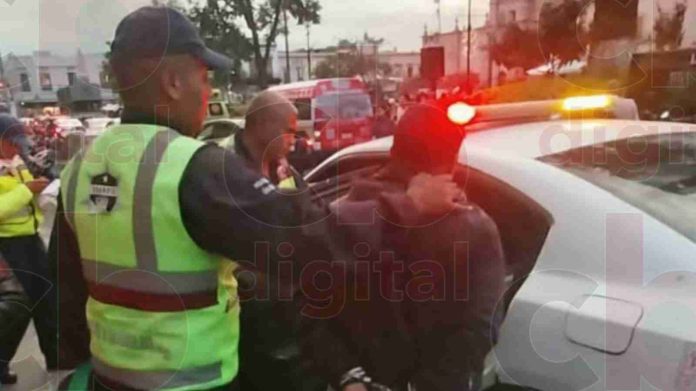 Se paseaba en el centro de Morelia con moto robada