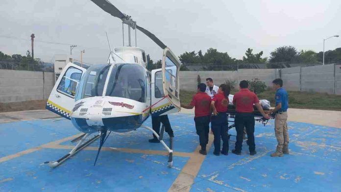 SSP realiza puente aéreo para trasladar a embarazada de Apatzingán a Morelia