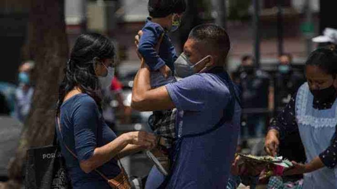 Diputados aprueban ampliar permiso de paternidad en México hasta por 30 días