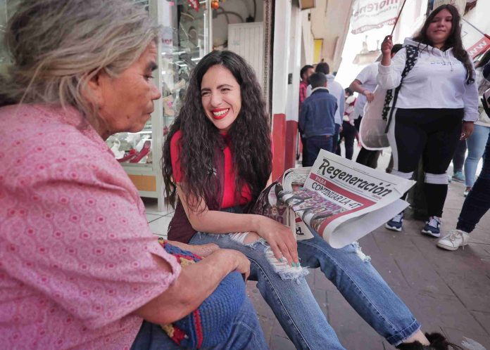 Al grito de: “Senadora”, Uruapan recibe a Giulianna Bugarini