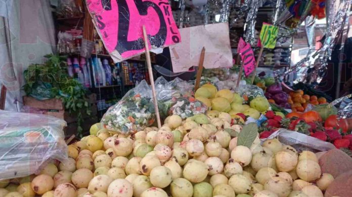 Locatarios del mercado denuncian bajas ventas de ingredientes para realizar un ponche