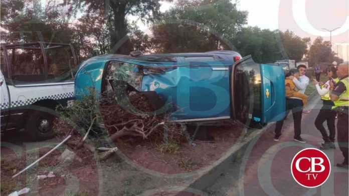 Se accidenta familia con niños en la salida a Charo