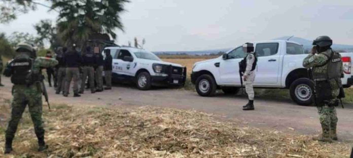 Tras cateo en 2 inmuebles en Guanajuatillo, aseguran 38 mil litros de hidrocarburo ilícito, armamento, droga y vehículos