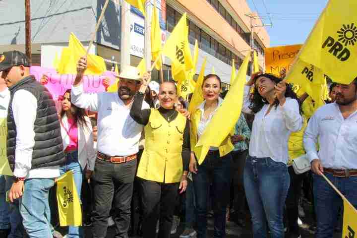 Se registran aspirantes al Senado de la República por el PRD Michoacán Se registran aspirantes al Senado de la República por el PRD Michoacán