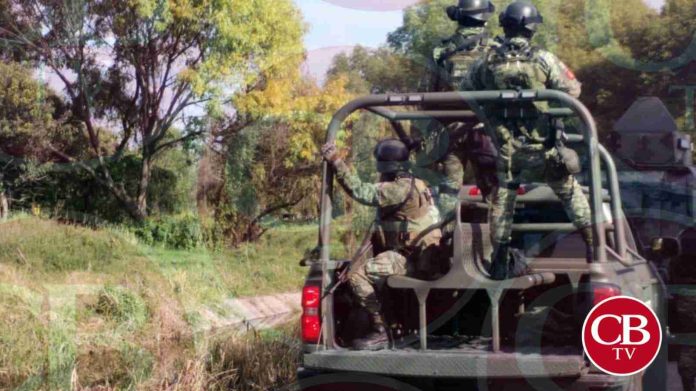 Matan a dos hombres que viajaban en una camioneta