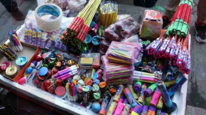 Inunda pirotecnia traficada de China, las calles de Michoacán