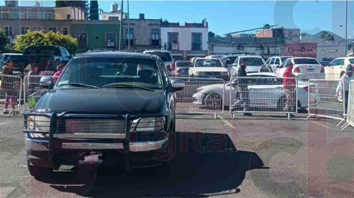 Confirmado: En enero habrá 10 % de descuento en pago de refrendo vehicular 2024 en Michoacán
