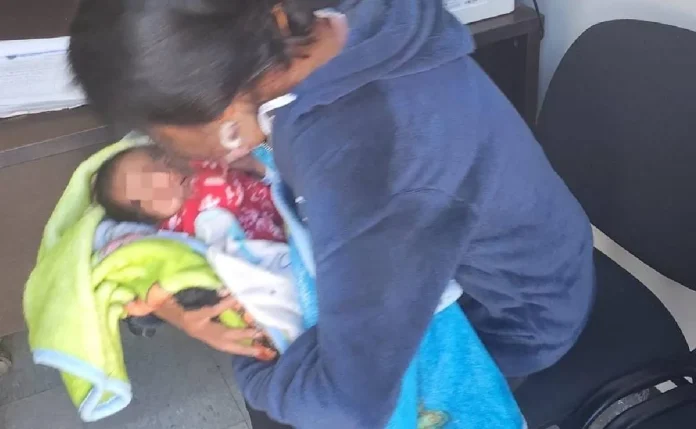 Roban a menor de 3 años en navidad