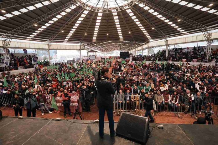Funciona la Cuarta Transformación porque es humanista y no vamos a cambiarla: Claudia Sheinbaum apuesta por conservar esencia de la 4T en encuentro con militantes de Jilotepec, Estado de México