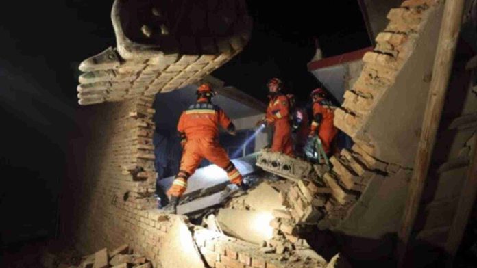 Sismo al noroeste de China deja un saldo de al menos 127 muertos